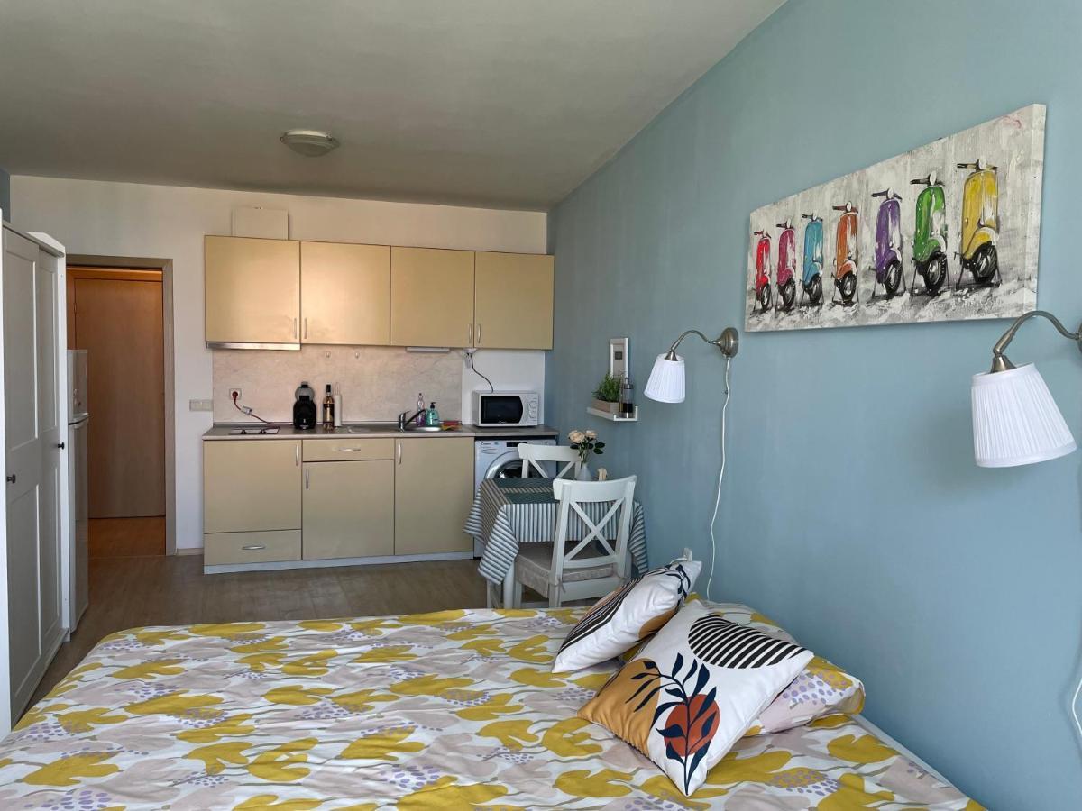 Studio B28 Sunny Island Chernomorez Черноморець Екстер'єр фото